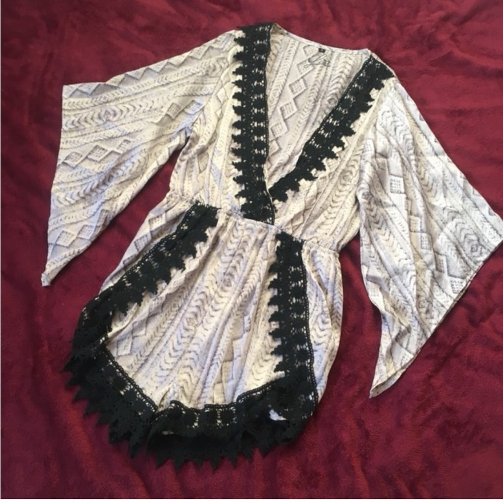 🔥🌺🔥Lira Silky Bell Sleeve Romper with Black Lace Trim, Small